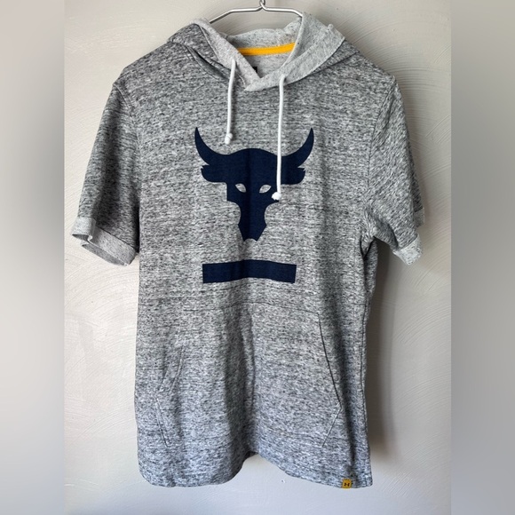 Under Armour Project Rock Short Sleeve Hoodie Heather Gray Medium - Picture 1 of 3